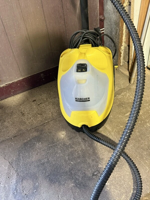 Kärcher SC4 vacuum cleaner 2000 W, used
