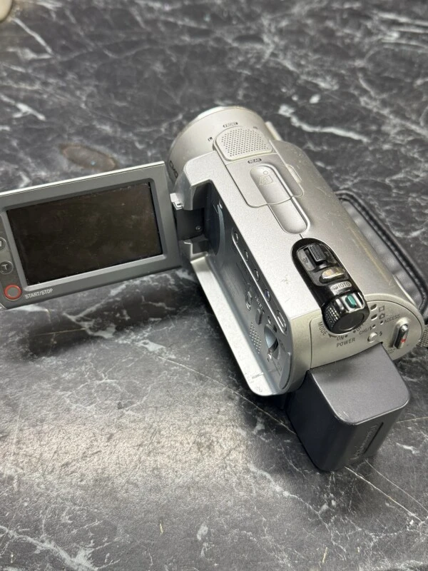 Sony Handycam HDD 4.0 Mega Pixels videokamera lietota
