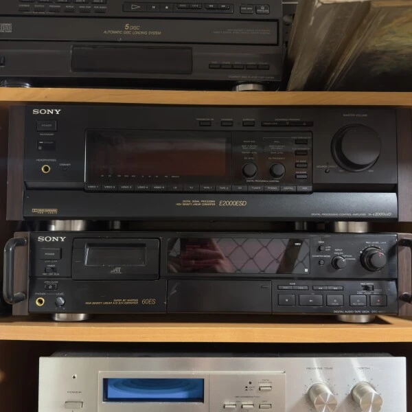 Sony TA-E2000ESD DSP-ga eelvõimendi, ES-seeria tippmudel (1991)