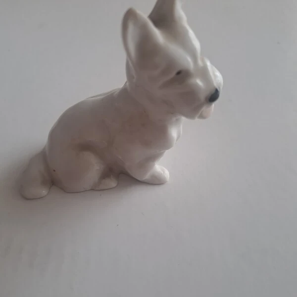 Porcelāna figūriņa Suns 47g Balta Lietota stāvoklī