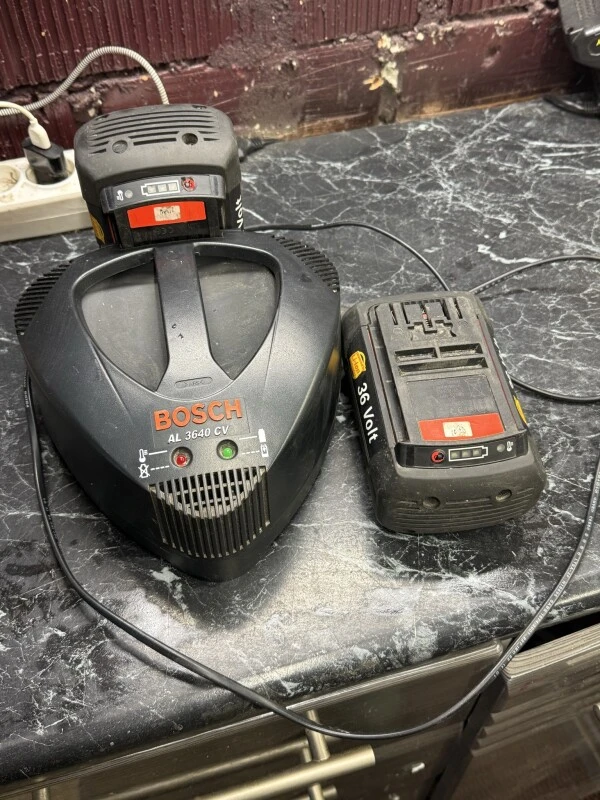Bosch AL 3640 CV 36V lādētājs un 2.6Ah akumulators lietots